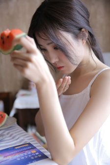 局长含了一整晚我的奶头